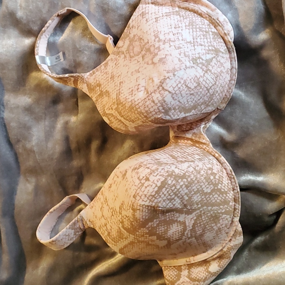 Women's 42D bra